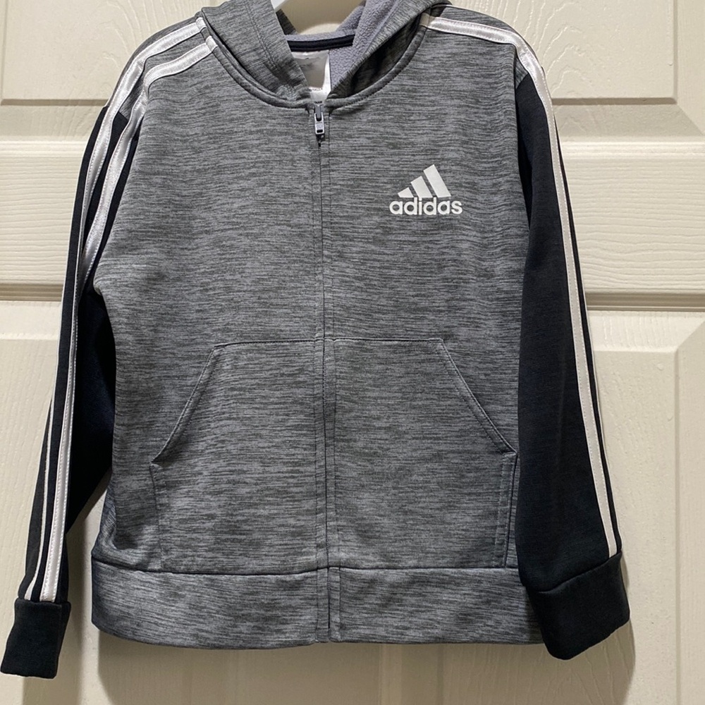 Pre loved Adidas boys sweater size 5